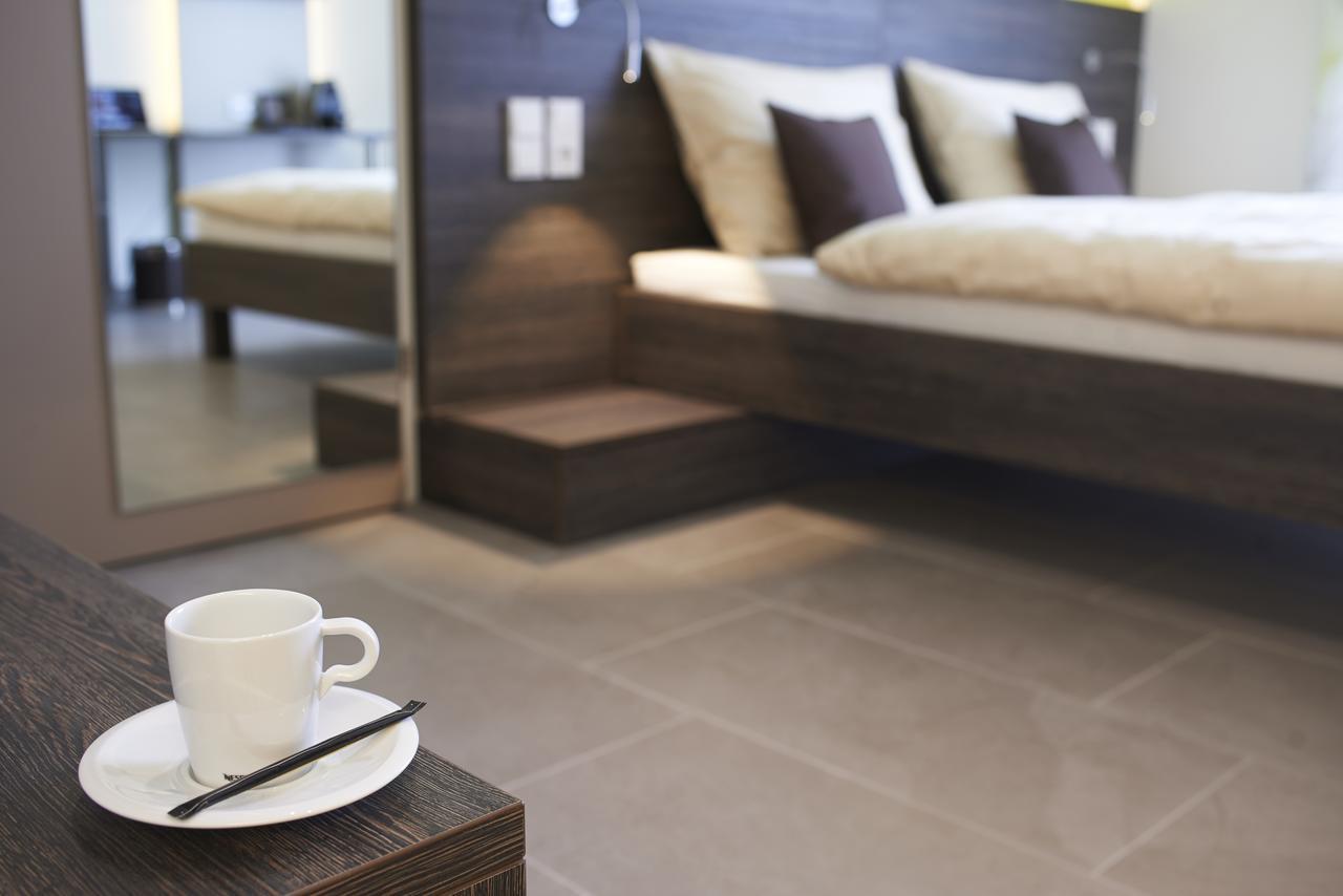 Eee Hotel Траун Екстер'єр фото