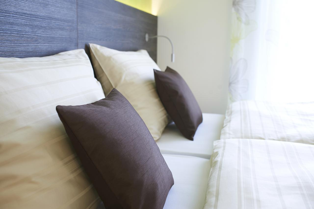Eee Hotel Траун Екстер'єр фото