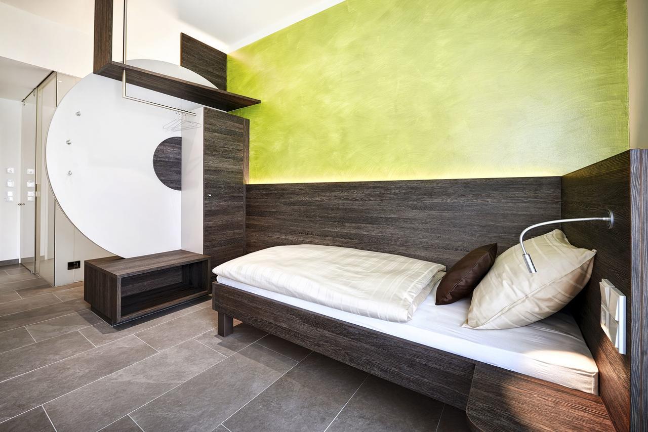 Eee Hotel Траун Екстер'єр фото