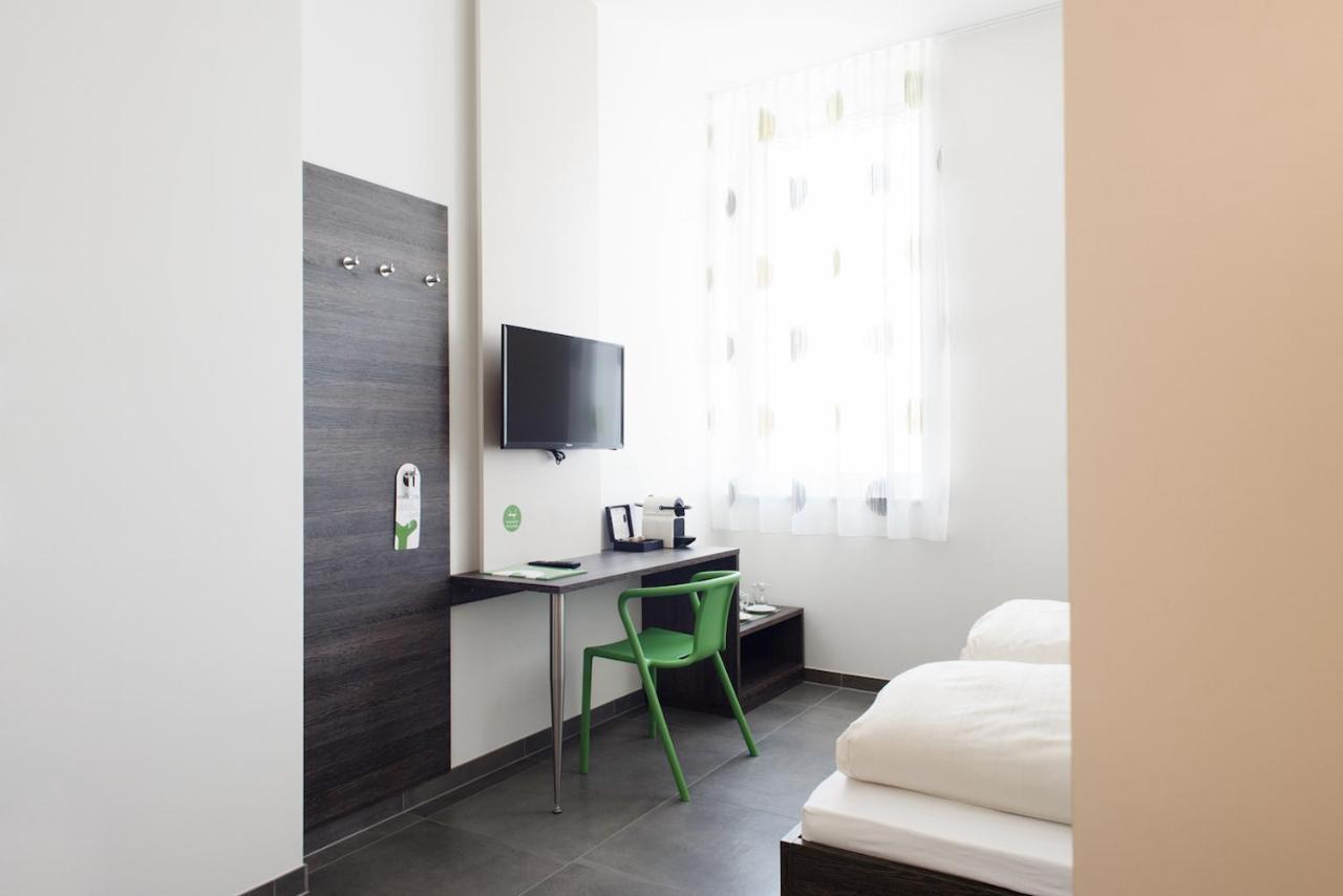 Eee Hotel Траун Екстер'єр фото