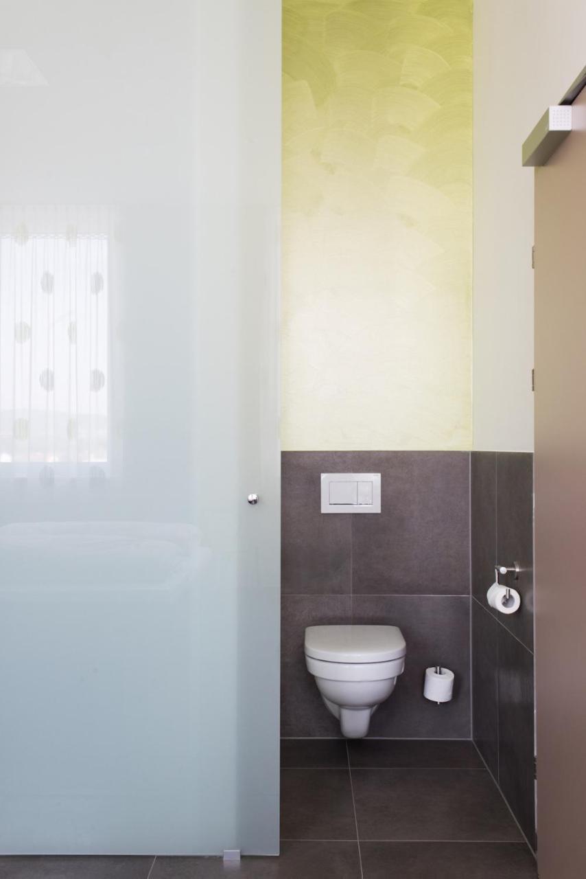 Eee Hotel Траун Екстер'єр фото